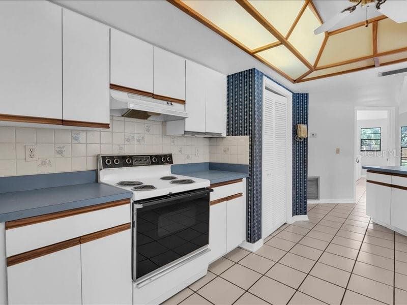 Single Family Residence at 11211 PINE FOREST DR, NEW PORT RICHEY, photo 19 of 47
