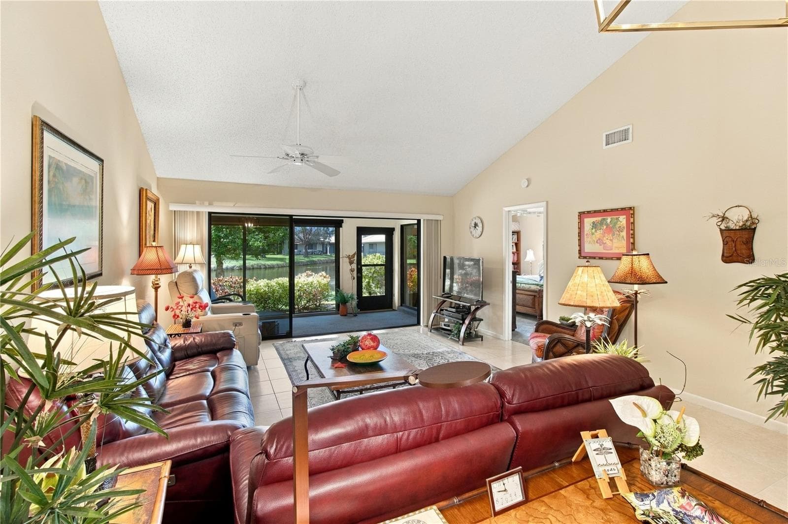 Family Room - 3123 SANDLEHEATH #4, SARASOTA