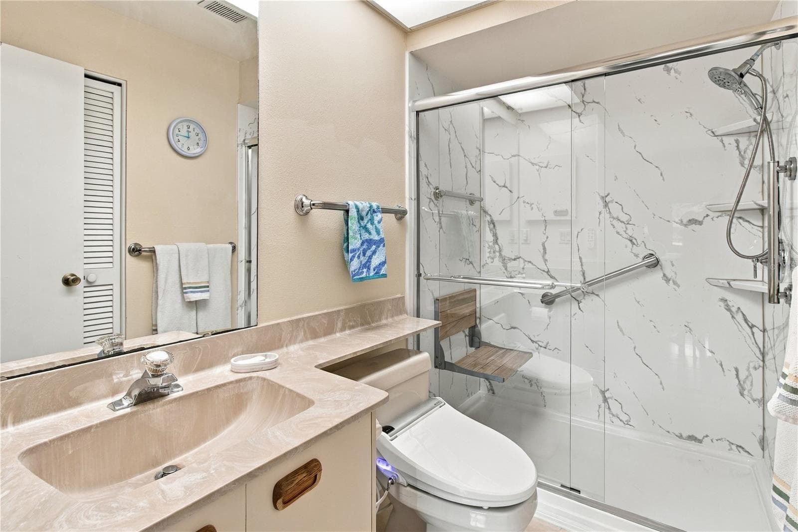 Primary Bathroom - 3123 SANDLEHEATH #4, SARASOTA