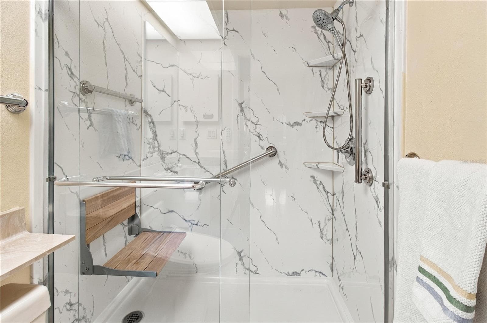 Primary Bathroom - 3123 SANDLEHEATH #4, SARASOTA