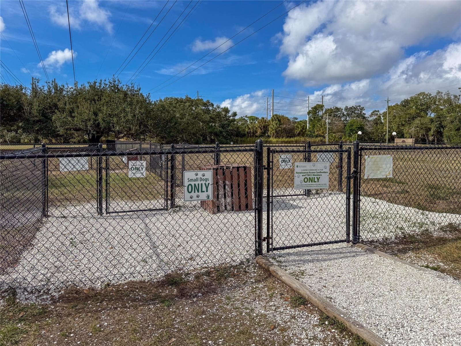 MCA Dog Park - 3123 SANDLEHEATH #4, SARASOTA