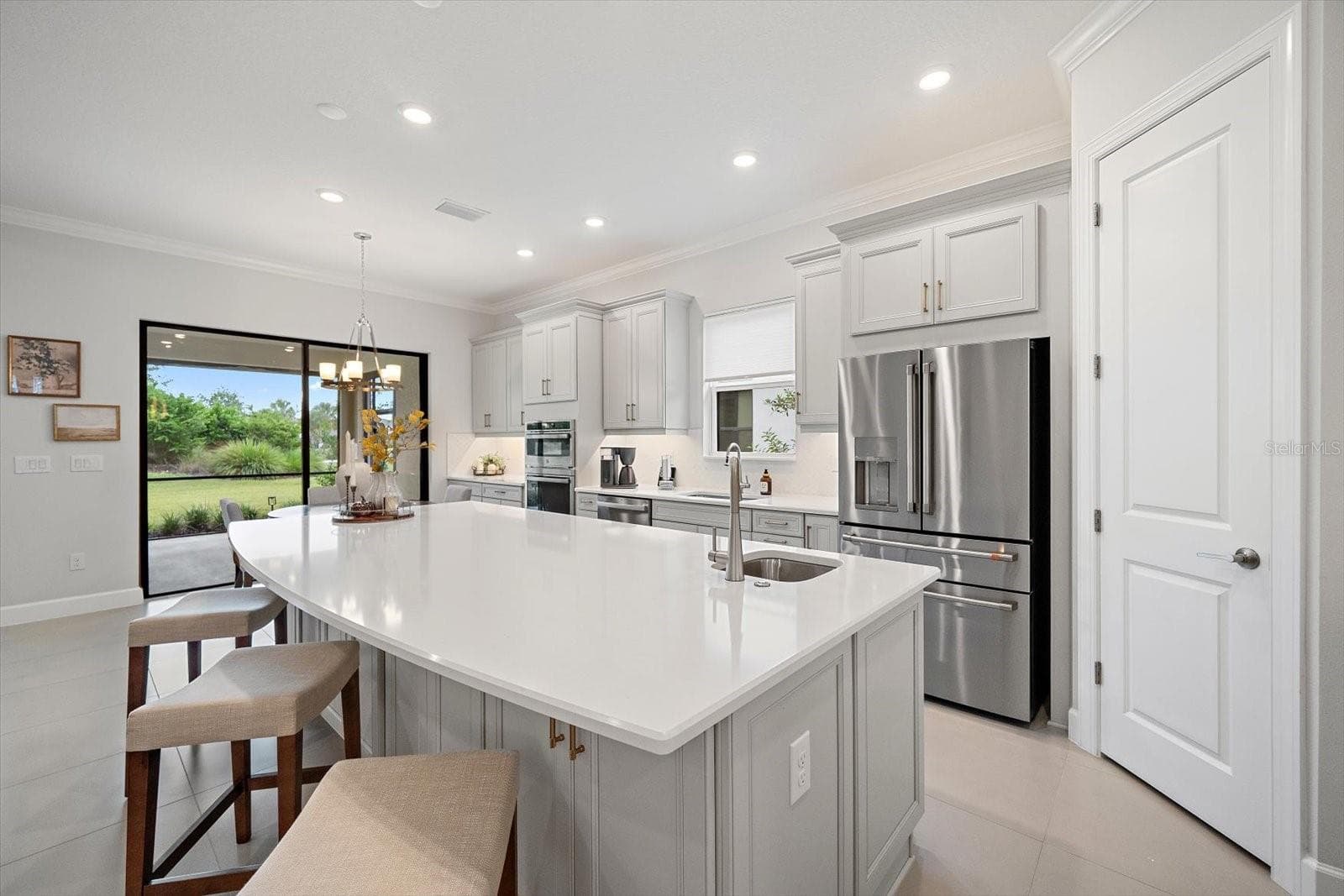 Gourmet Kitchen - 10128 MORNING MIST LN, SARASOTA
