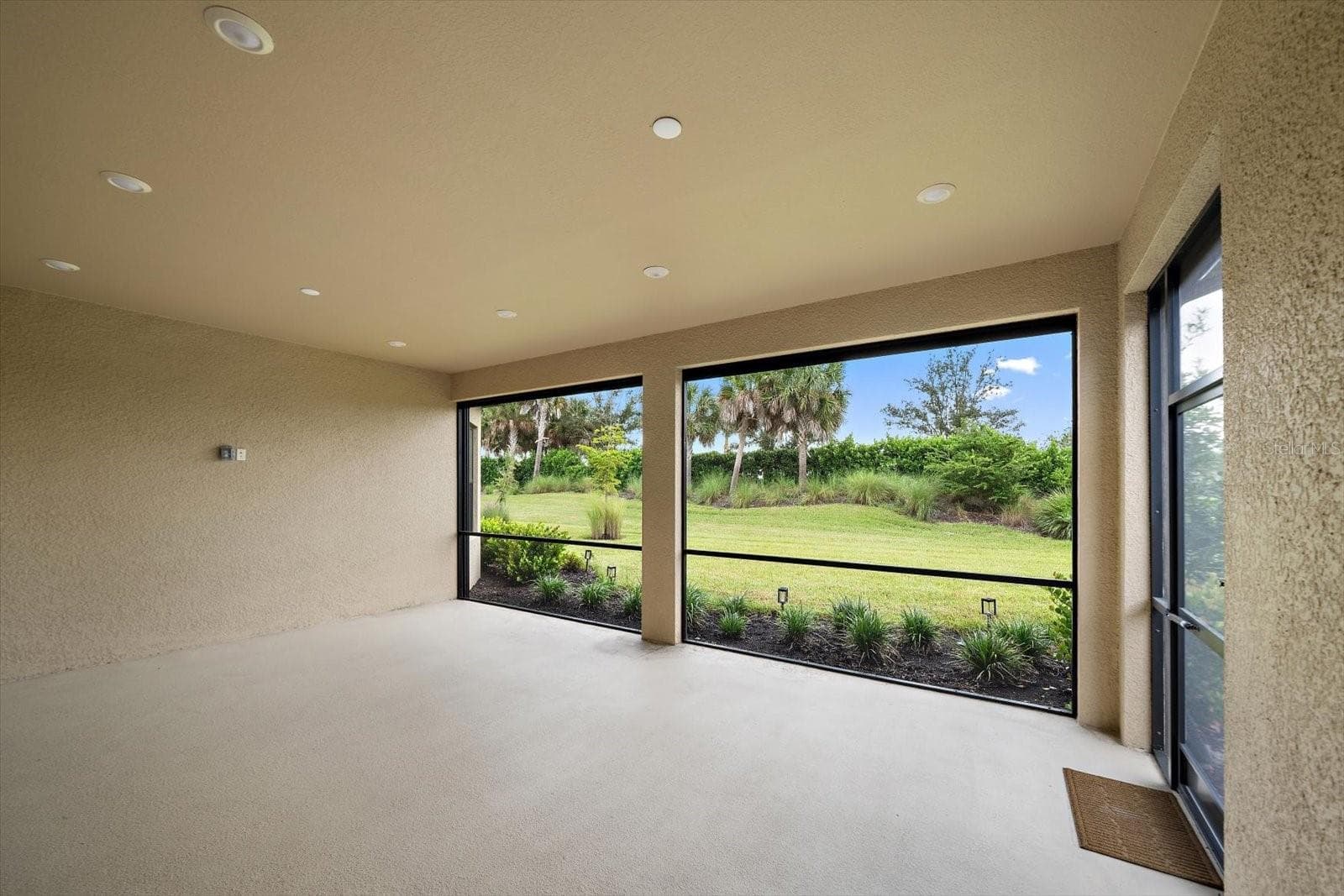 Extended Lanai w/ Automatic Hurricane Screens - 10128 MORNING MIST LN, SARASOTA