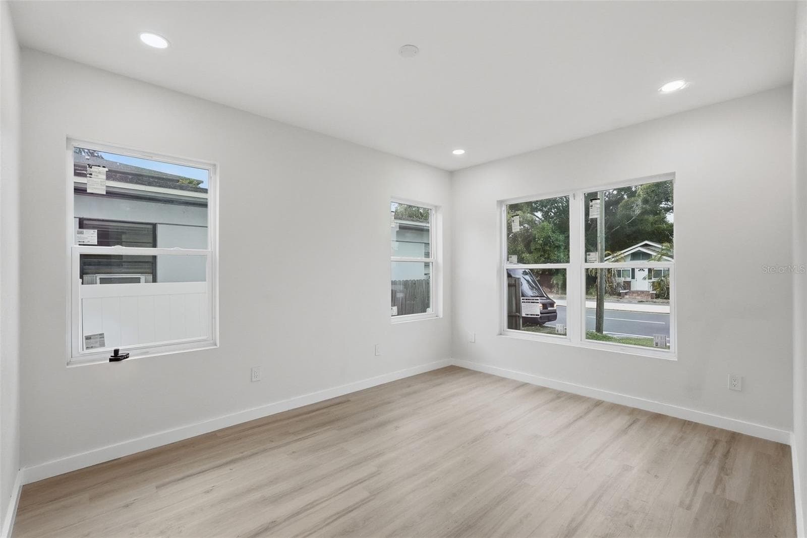 Single Family Residence at 2144 5TH AVE N, ST PETERSBURG, photo 6 of 41