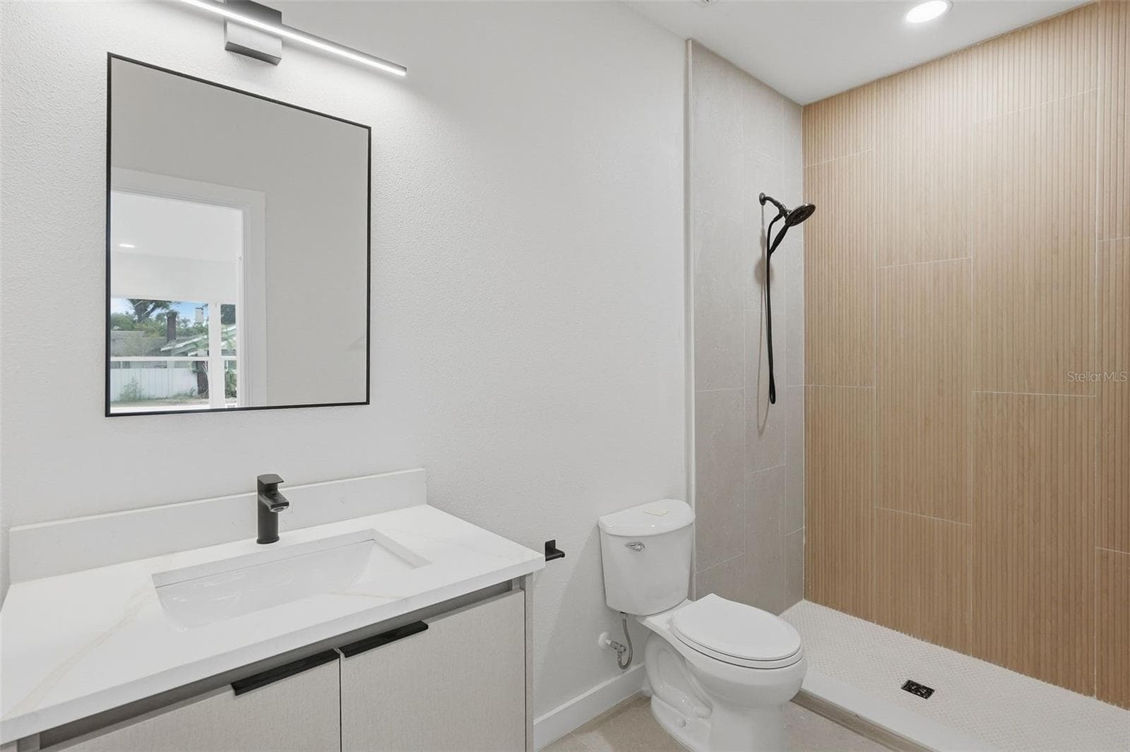 First floor en-suite - 2144 5TH AVE N, ST PETERSBURG