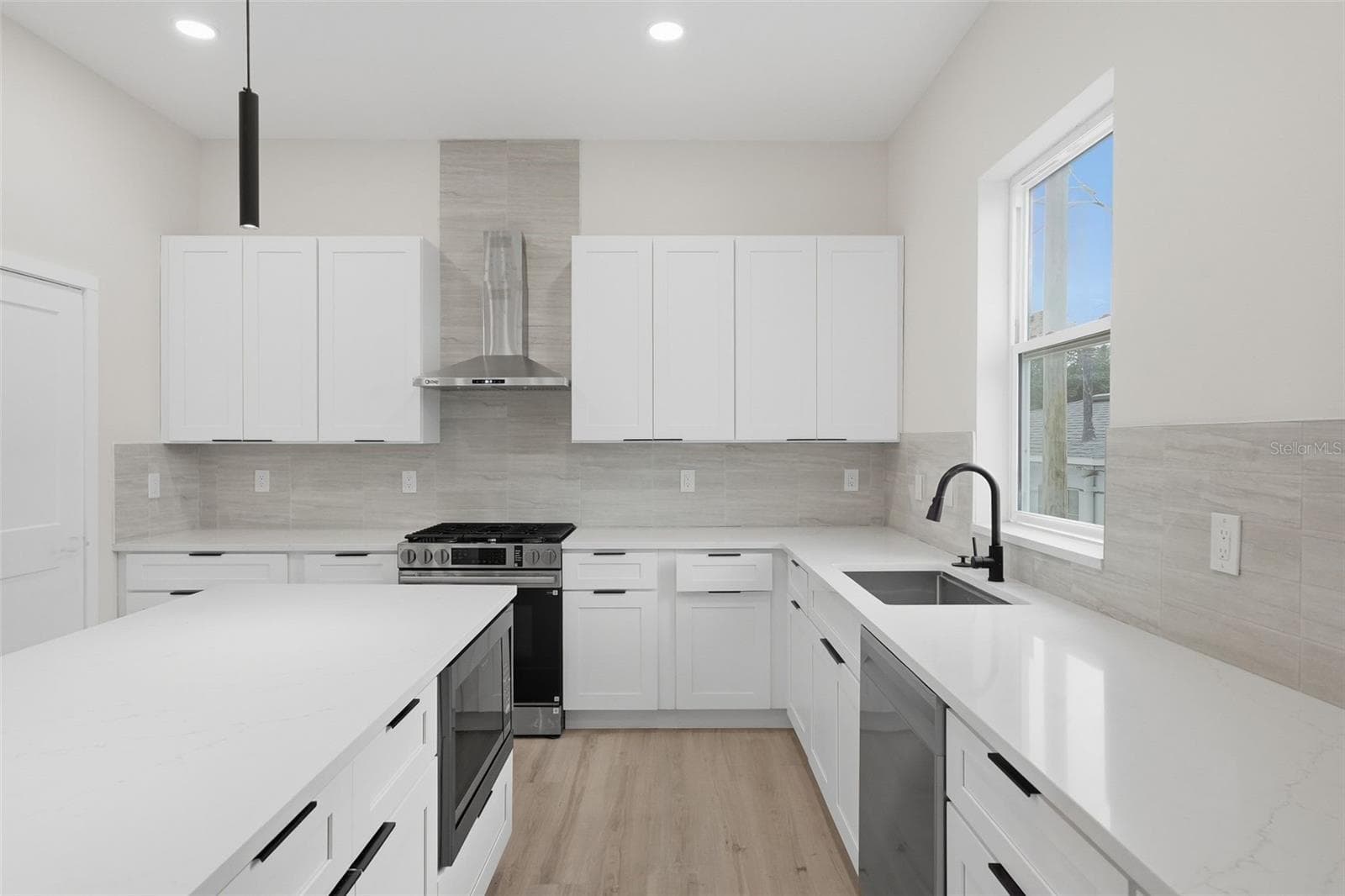 Single Family Residence at 2144 5TH AVE N, ST PETERSBURG, photo 25 of 41