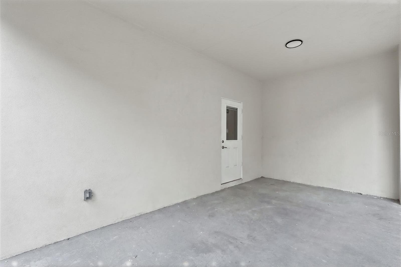covered rear patio - 2144 5TH AVE N, ST PETERSBURG