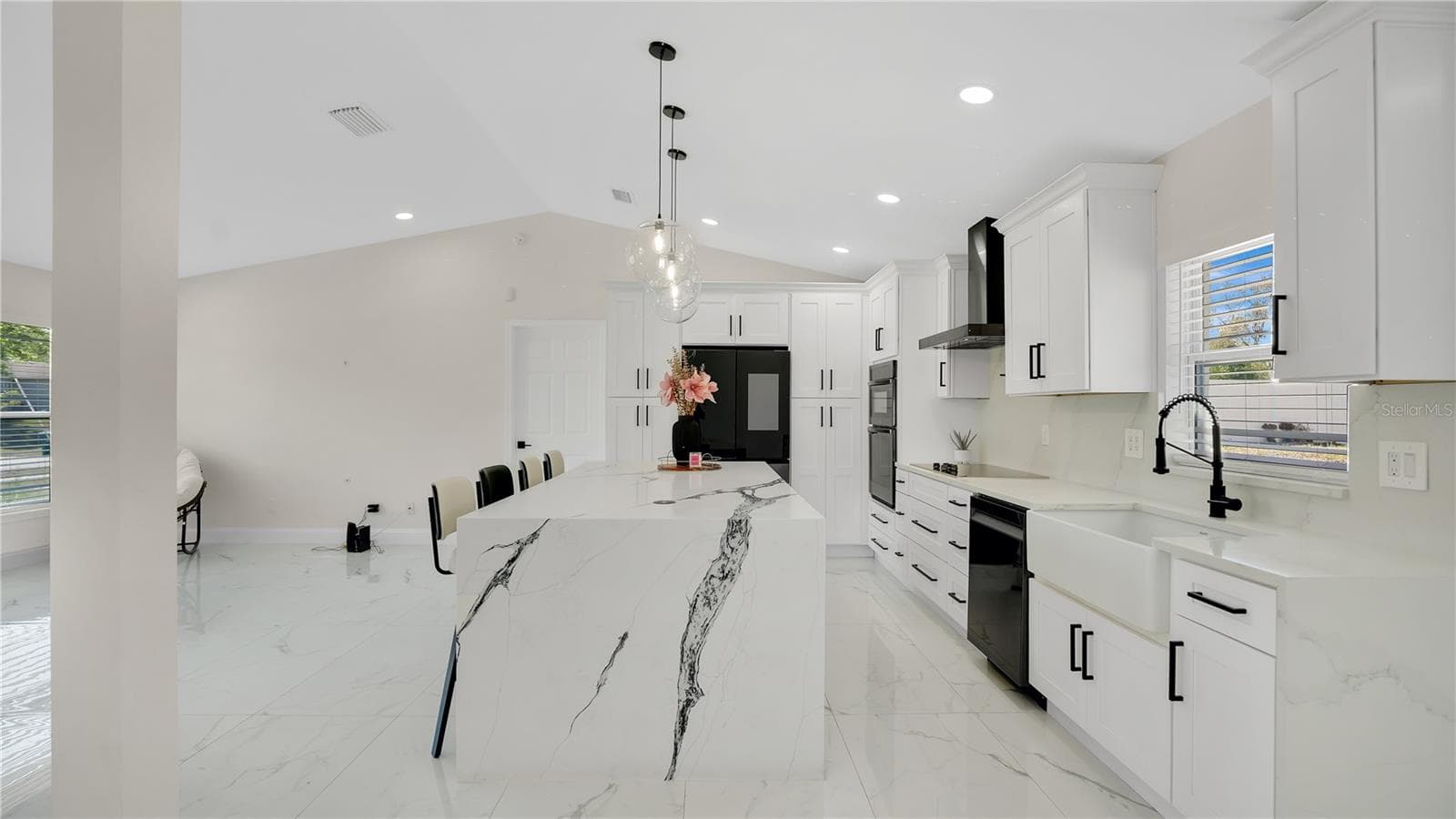 Kitchen cabinetry and counters - 2685 GROVELAND AVE, DELTONA
