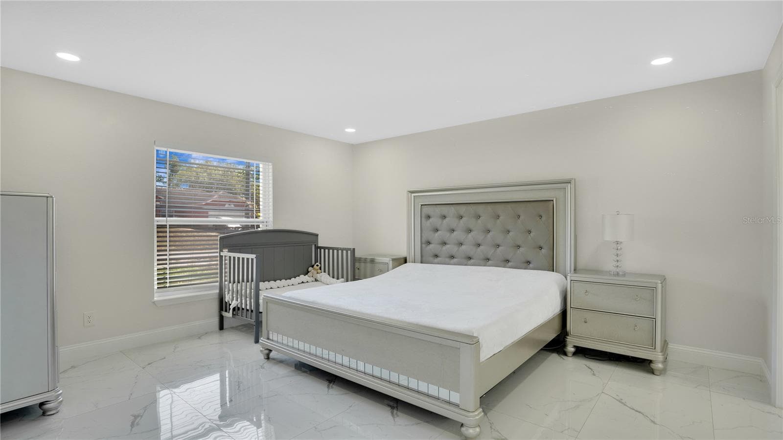 Primary bedroom - 2685 GROVELAND AVE, DELTONA