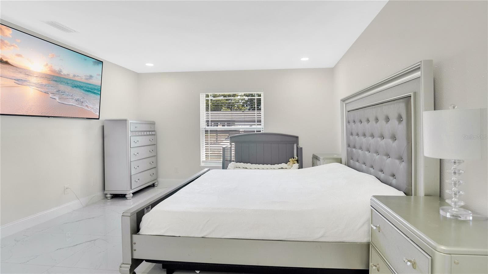 Primary bedroom - 2685 GROVELAND AVE, DELTONA