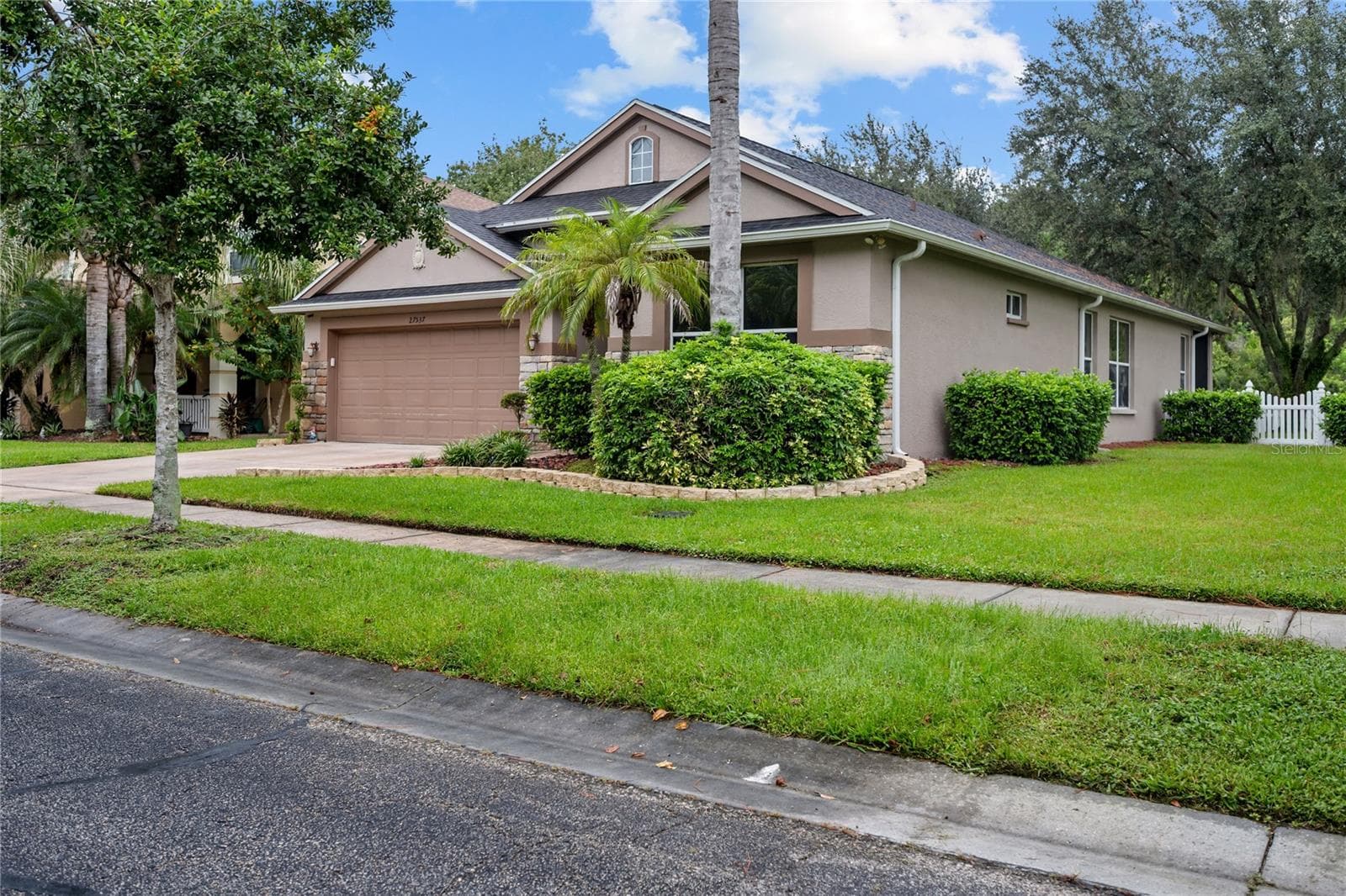 Single Family Residence at 27537 EDENFIELD DR, WESLEY CHAPEL, photo 4 of 42