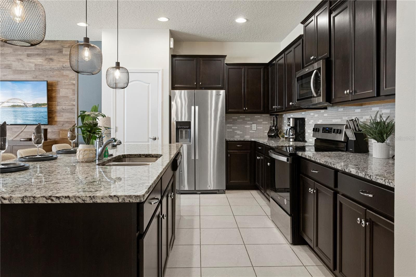Townhouse at 2433 DUBAI ST, KISSIMMEE, photo 9 of 42