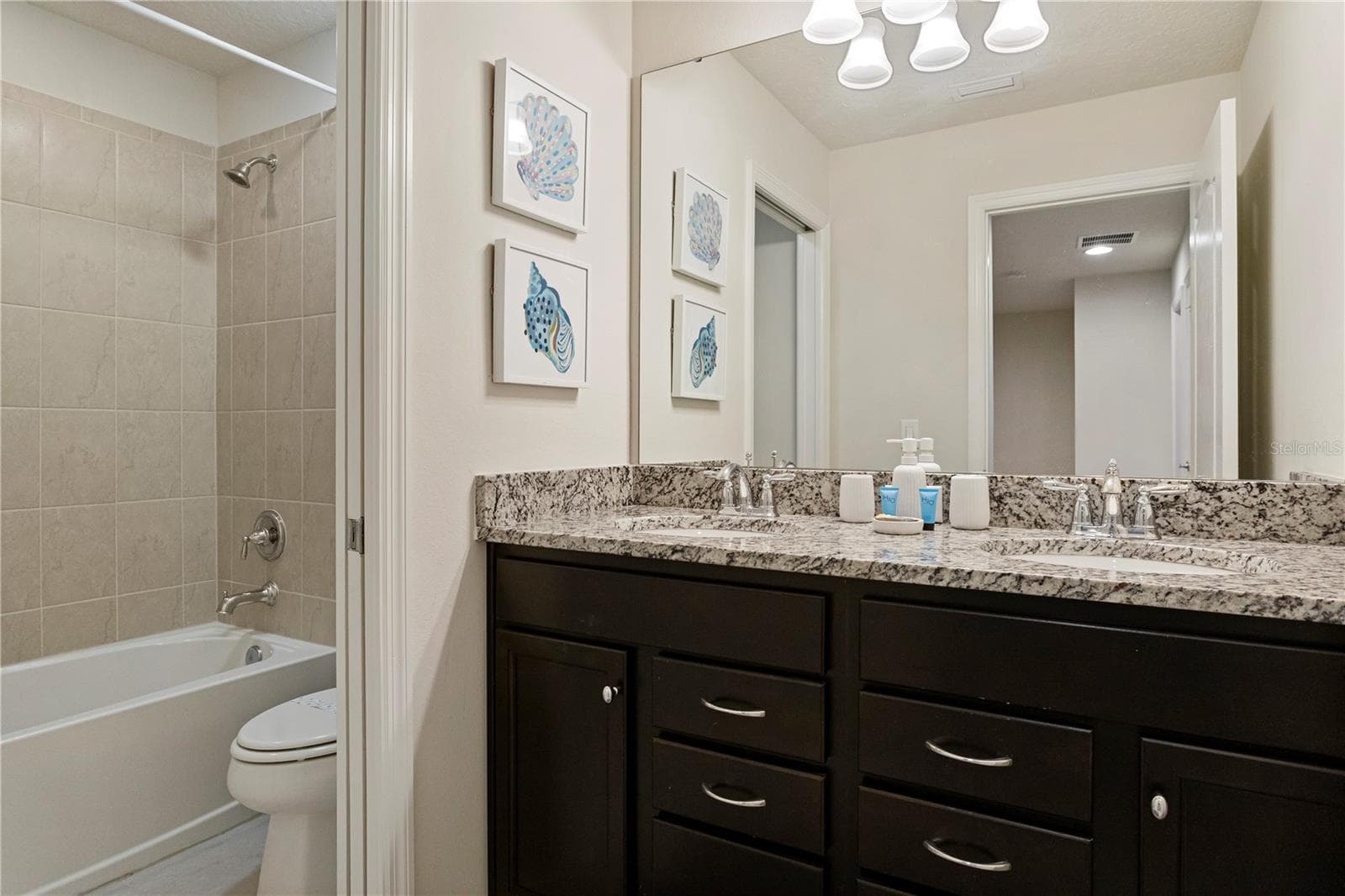 Townhouse at 2433 DUBAI ST, KISSIMMEE, photo 23 of 42