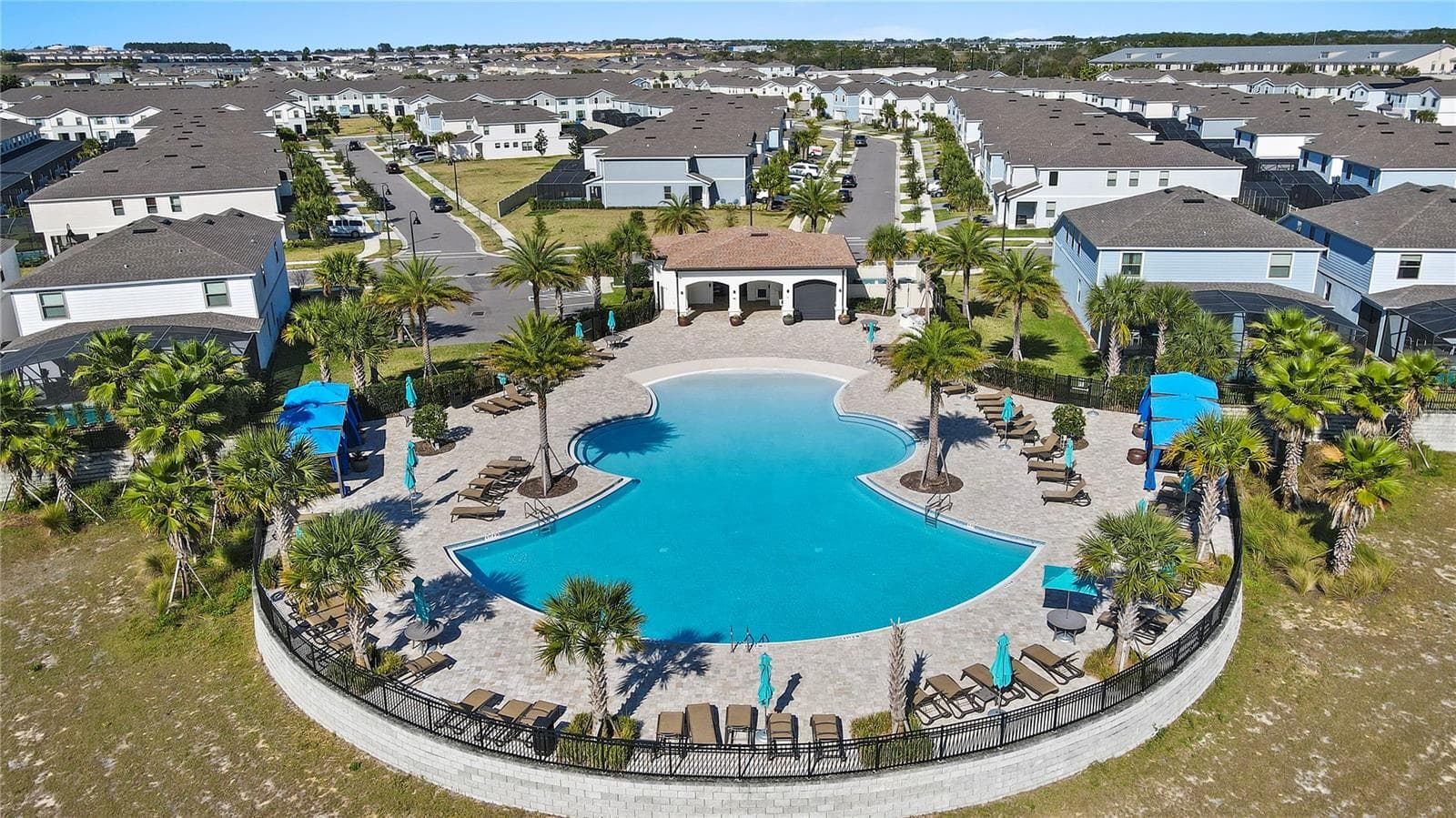 Townhouse at 2433 DUBAI ST, KISSIMMEE, photo 39 of 42