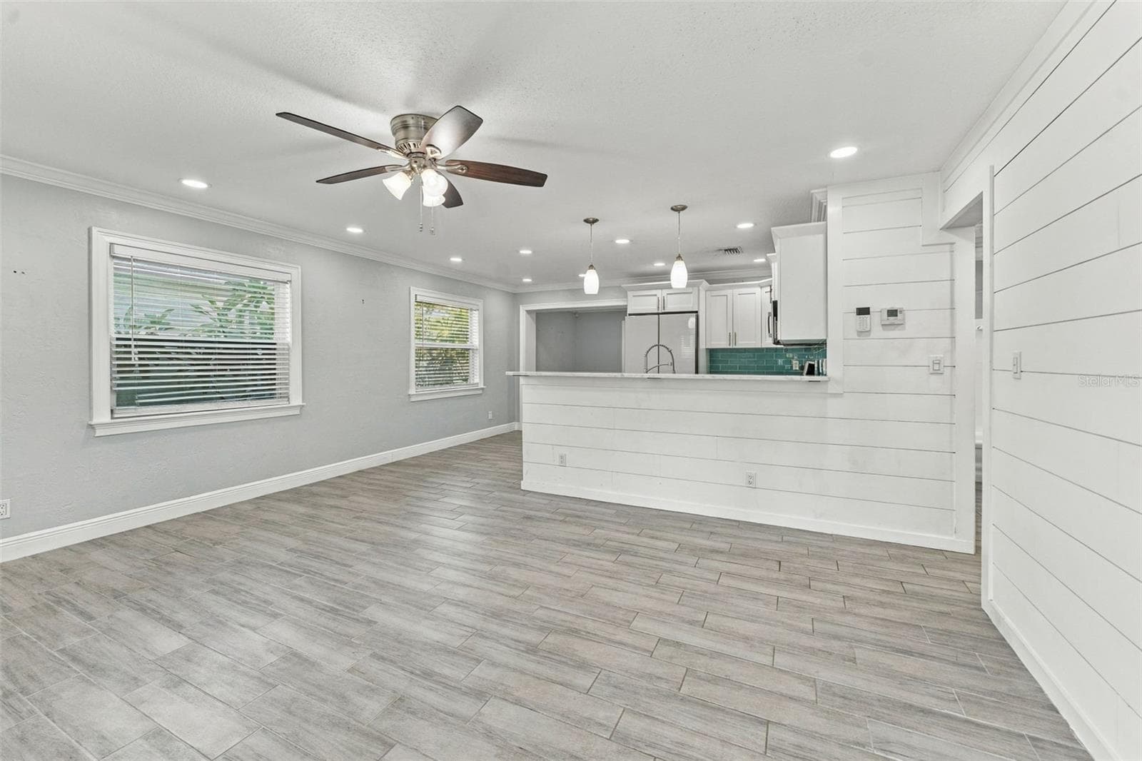 Single Family Residence at 5143 NEWTON AVE S, GULFPORT, photo 4 of 22