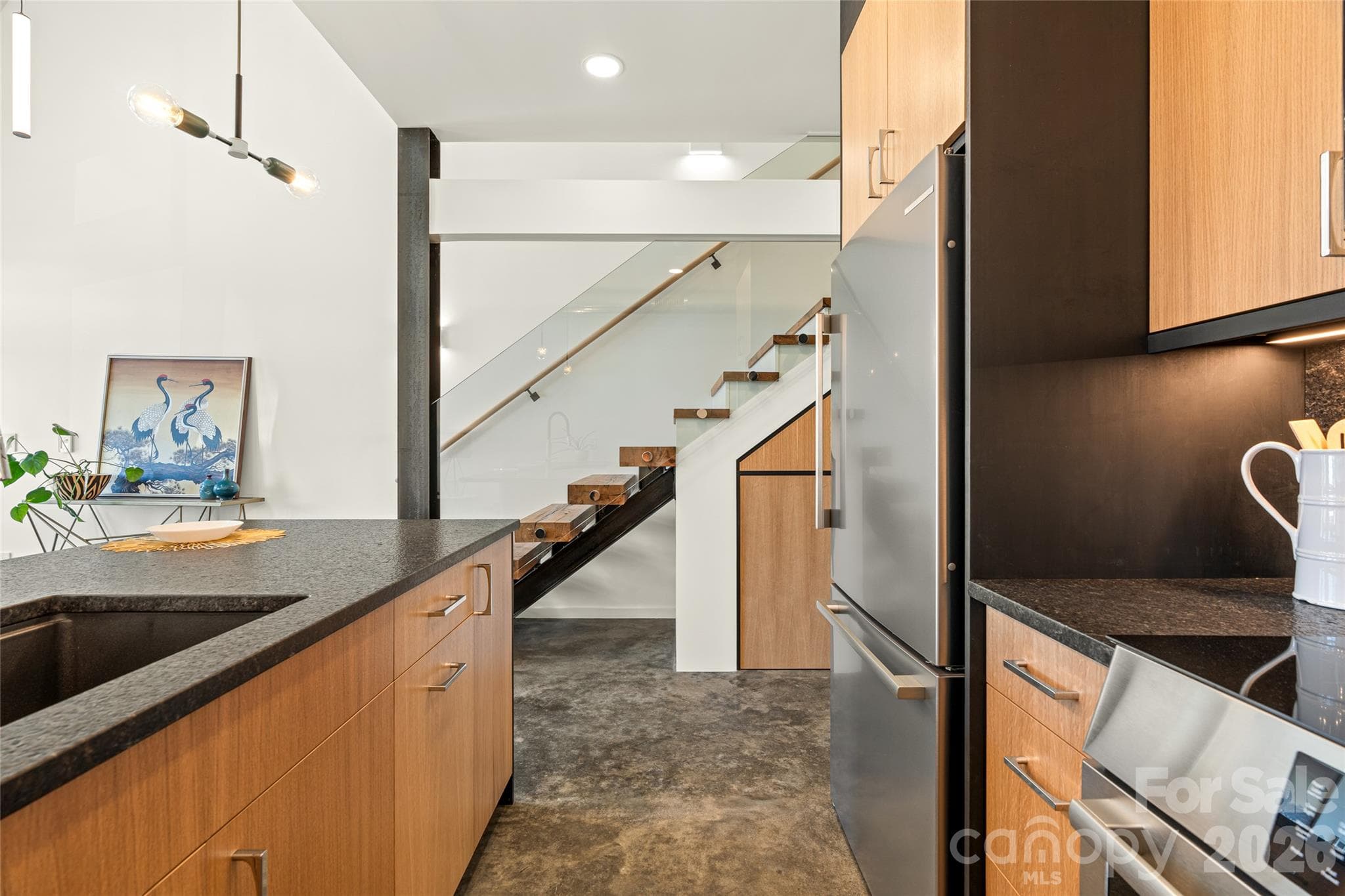 Townhouse at 6 Roberts Street, Asheville, photo 13 of 37