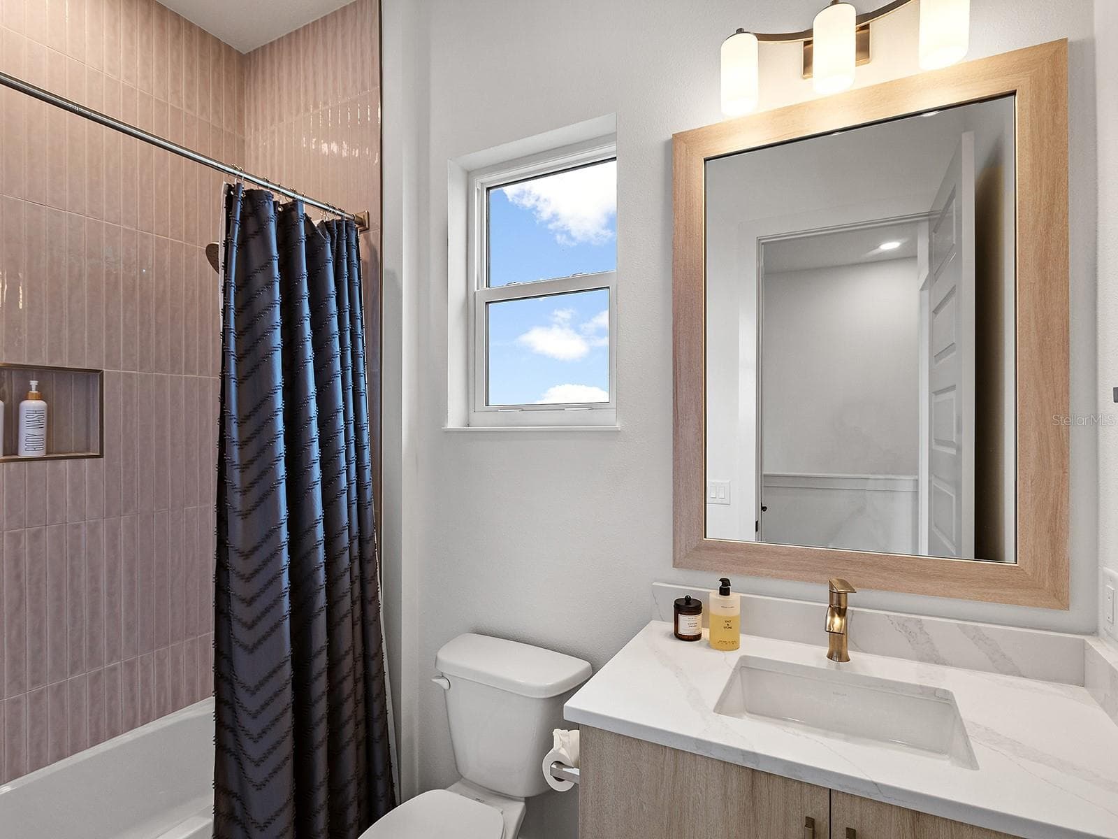 Full Guest Bath upstairs - 1320 IVORY TUSK CIR, SARASOTA