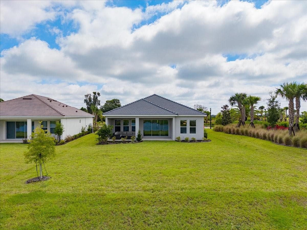 Single Family Residence at 13705 IONA AVE, PALMETTO, photo 4 of 45