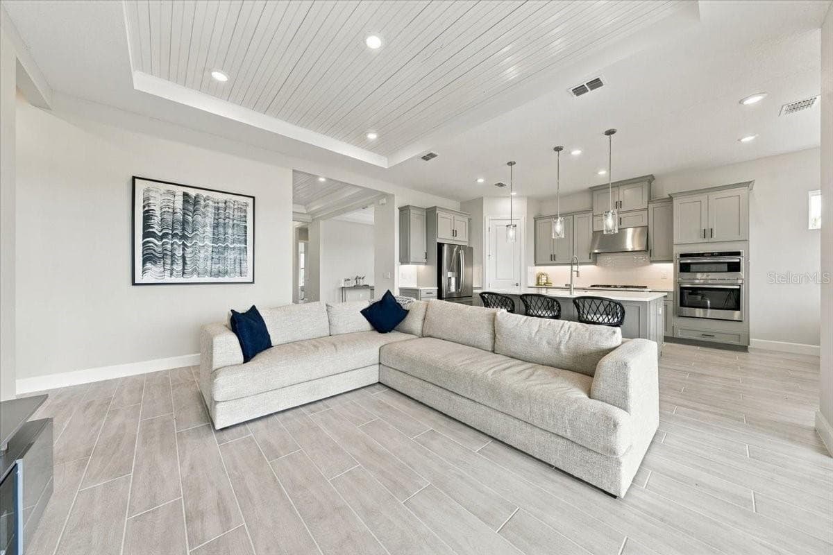 Single Family Residence at 13705 IONA AVE, PALMETTO, photo 10 of 45