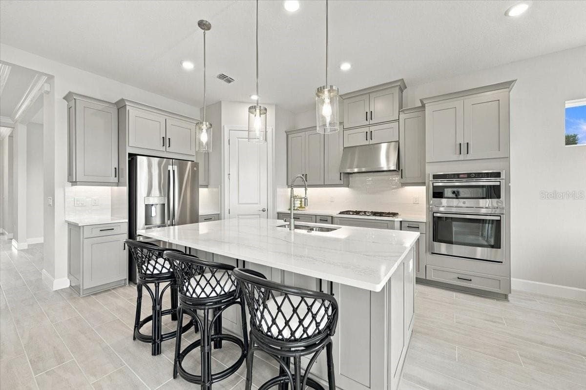 Single Family Residence at 13705 IONA AVE, PALMETTO, photo 13 of 45