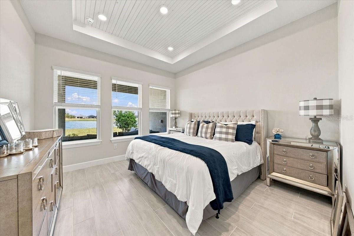 Spacious Primary Bedroom - 13705 IONA AVE, PALMETTO