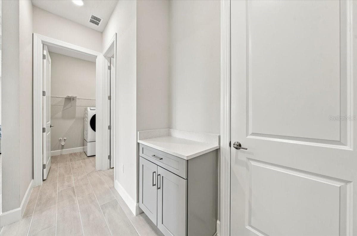 Single Family Residence at 13705 IONA AVE, PALMETTO, photo 35 of 45