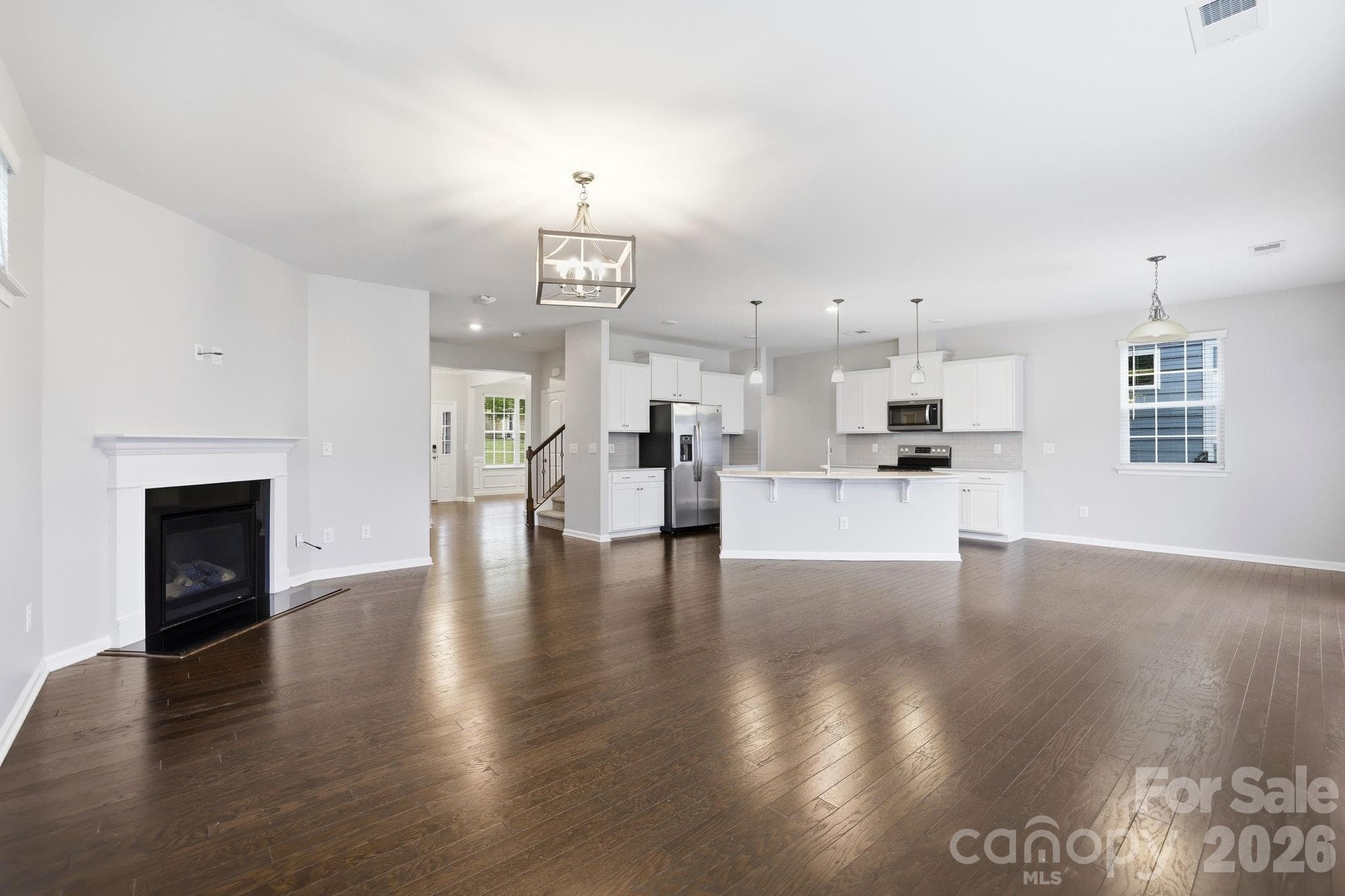 Single Family Residence at 8123 Cornhill Avenue, Charlotte, photo 10 of 37