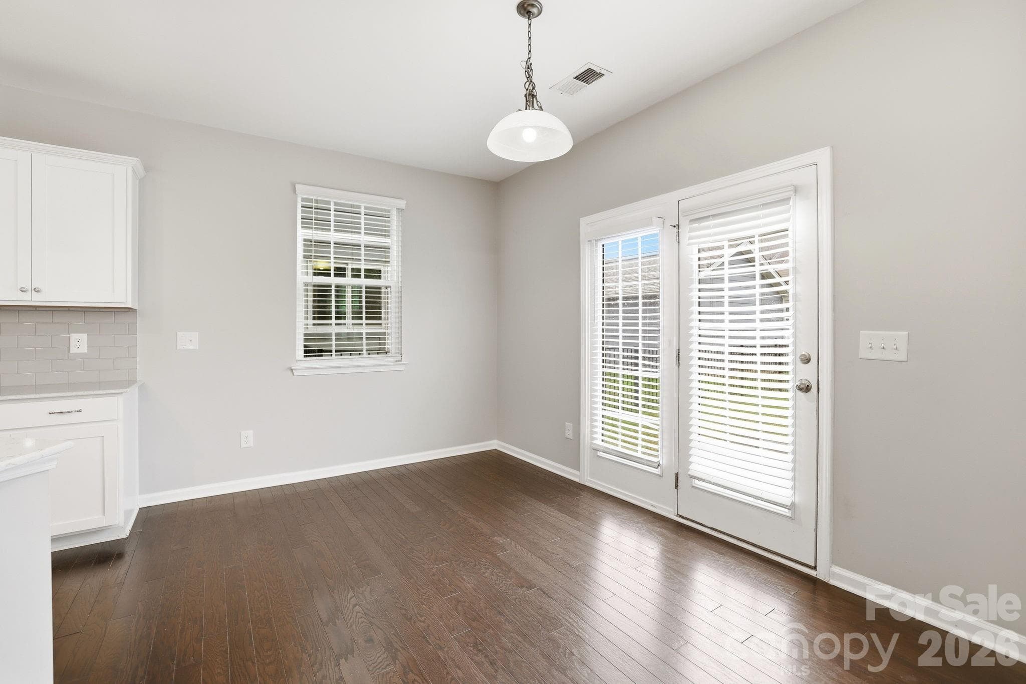 Single Family Residence at 8123 Cornhill Avenue, Charlotte, photo 16 of 37