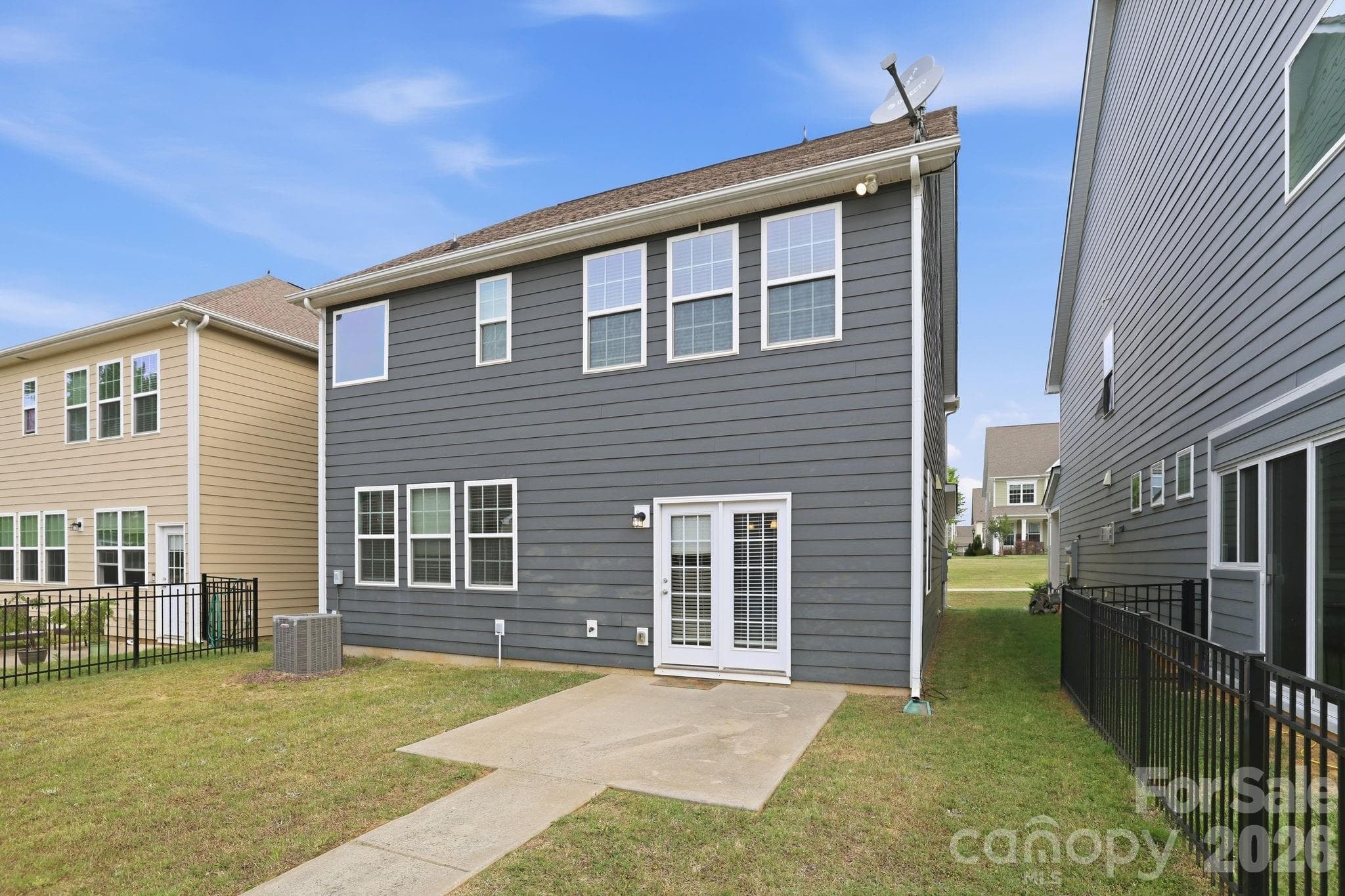 Single Family Residence at 8123 Cornhill Avenue, Charlotte, photo 32 of 37