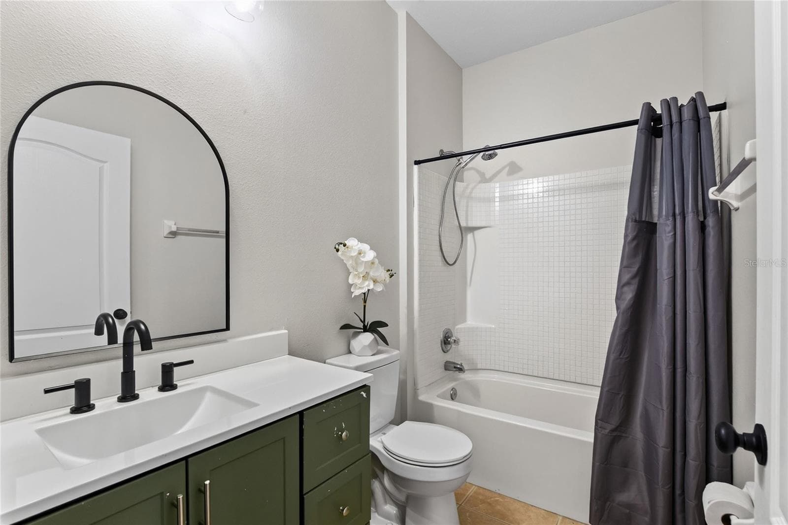 2nd Bathroom - 2729 WALDEN WOODS DR, PLANT CITY