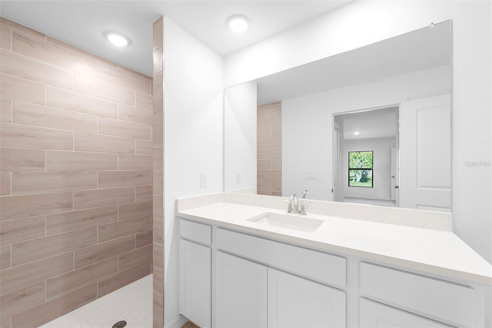 Single Family Residence at 1429 E HALLMARK BLVD, NORTH PORT, photo 11 of 16
