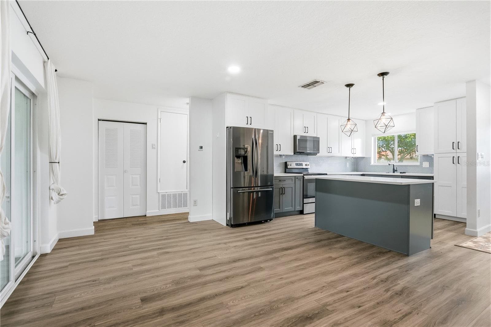 Single Family Residence at 10840 WILDERNESS CT, ORLANDO, photo 8 of 33