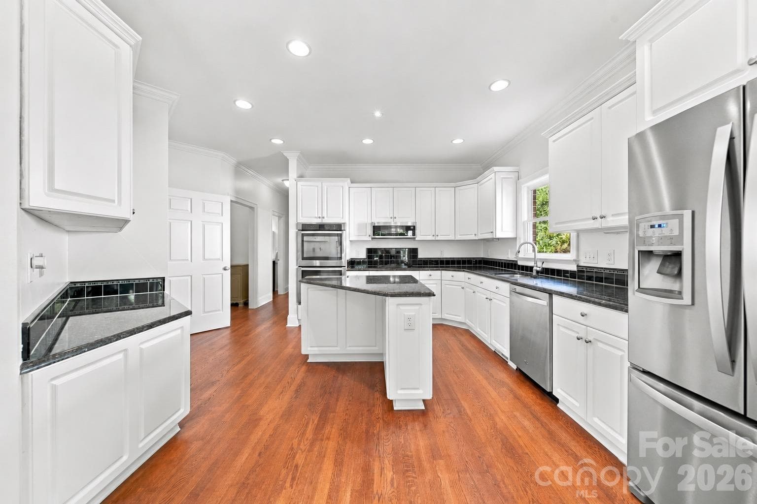 Single Family Residence at 5539 Sunstar Court, Charlotte, photo 11 of 47