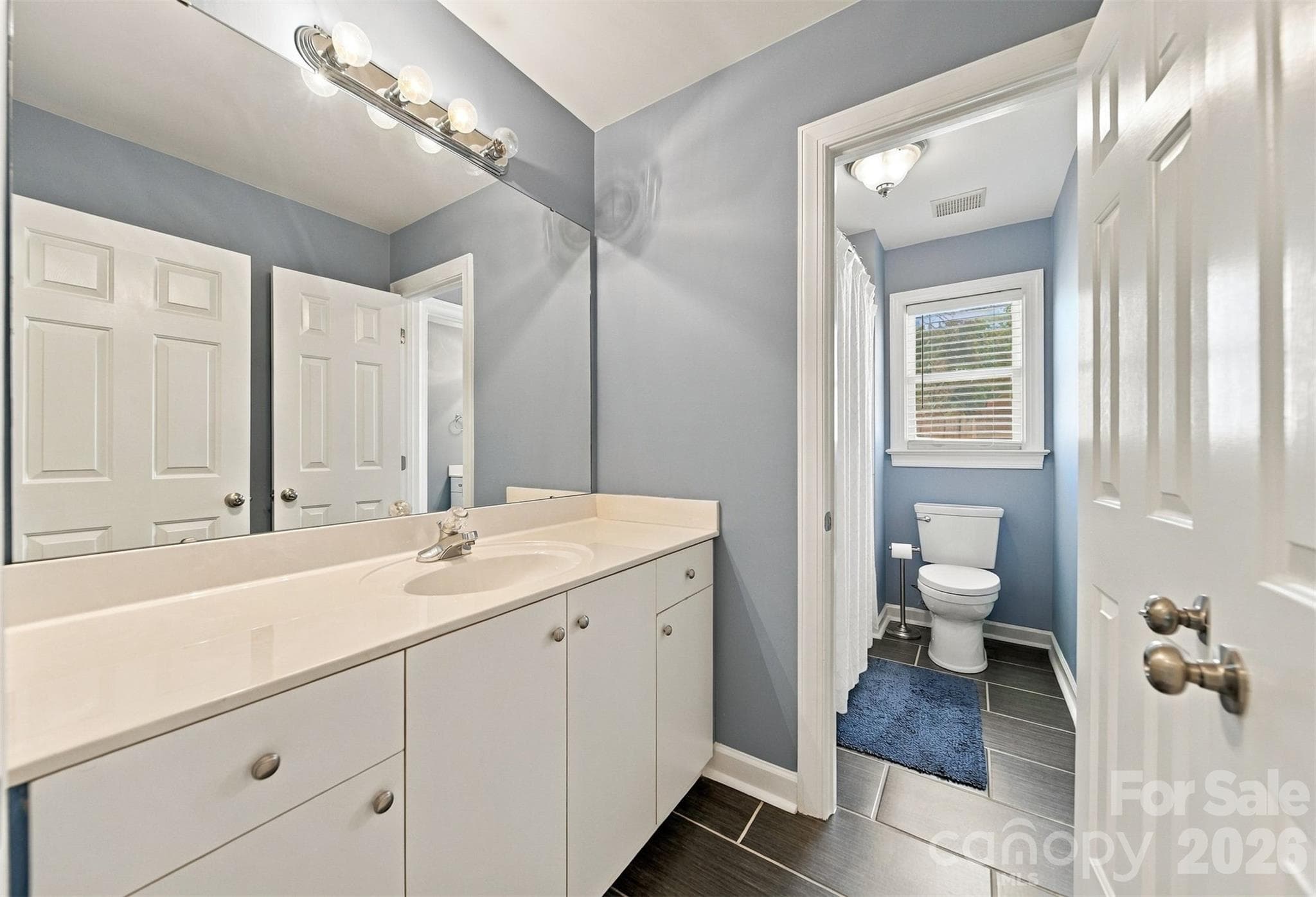 Single Family Residence at 5539 Sunstar Court, Charlotte, photo 26 of 47