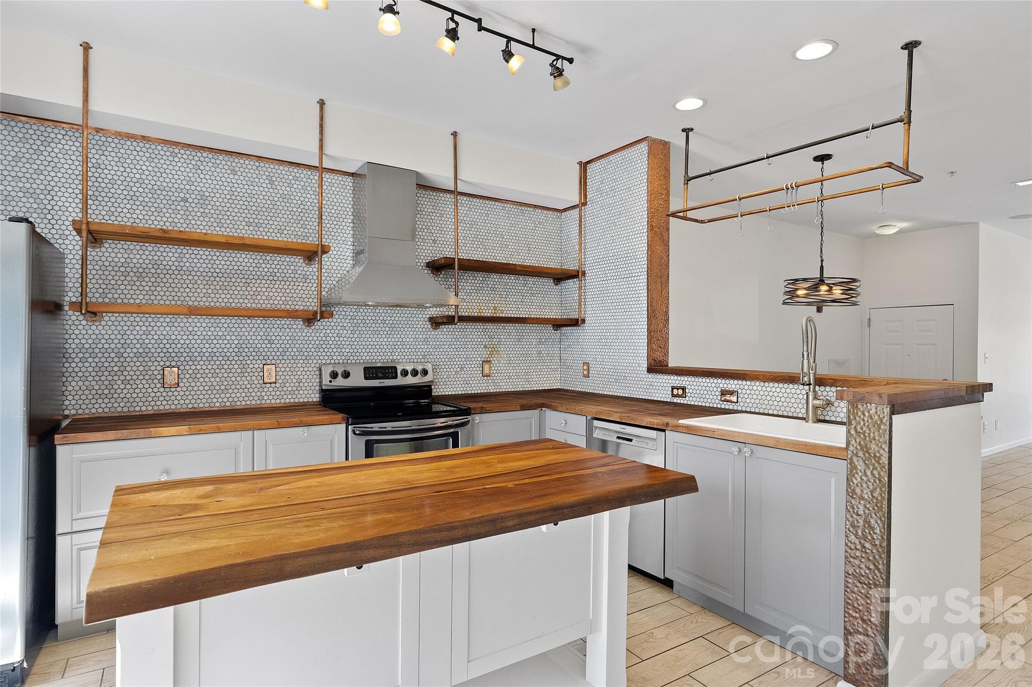 Condominium at 3564 N Davidson Street, Charlotte, photo 3 of 48