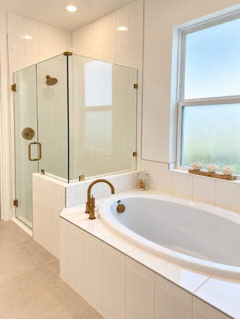 Single Family Residence at 8532 GOLDEN DAWN CT, SARASOTA, photo 17 of 49