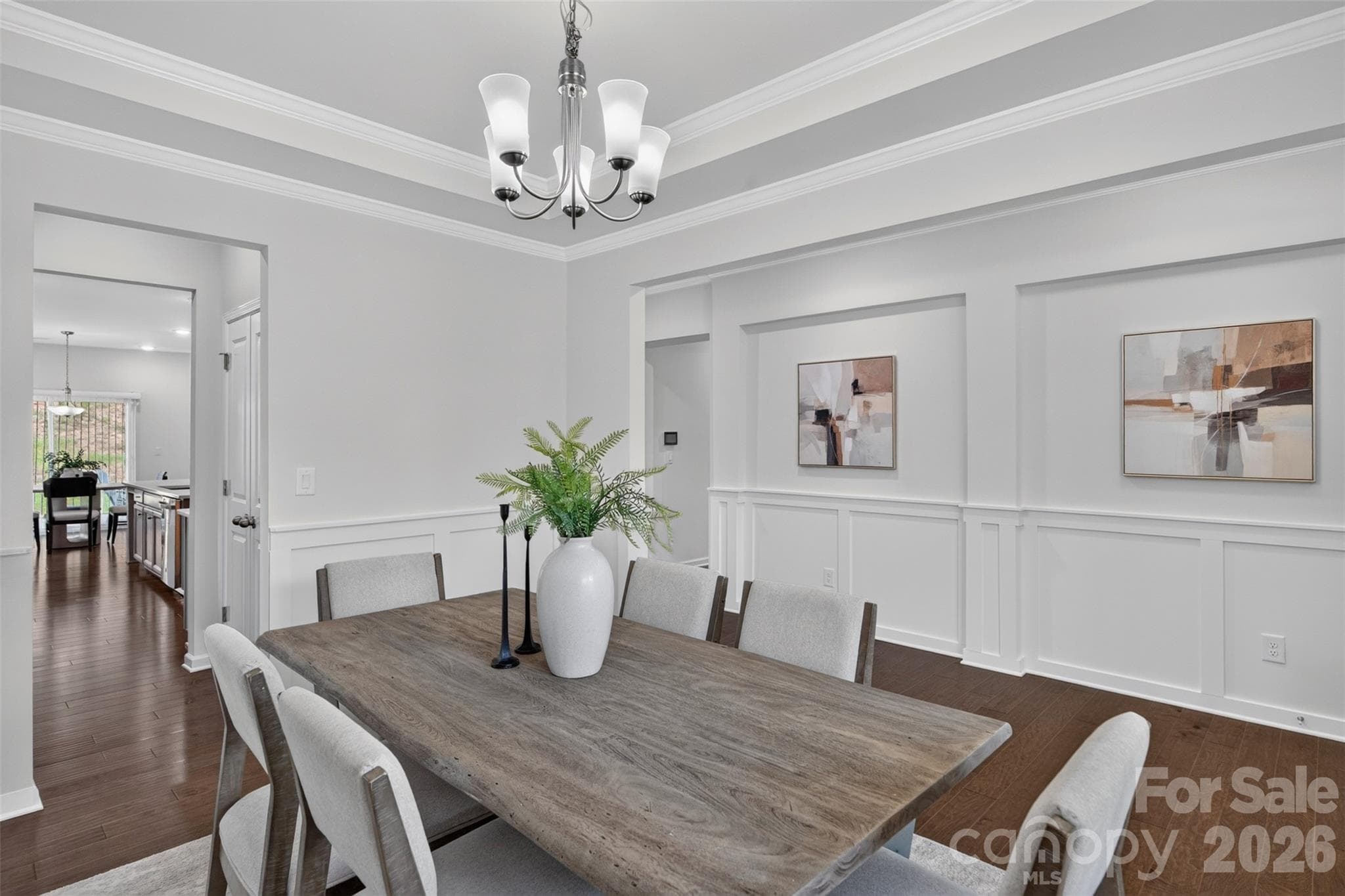 Formal dining room with butler's pantry. - 4638 Monument Valley Drive, Indian Land