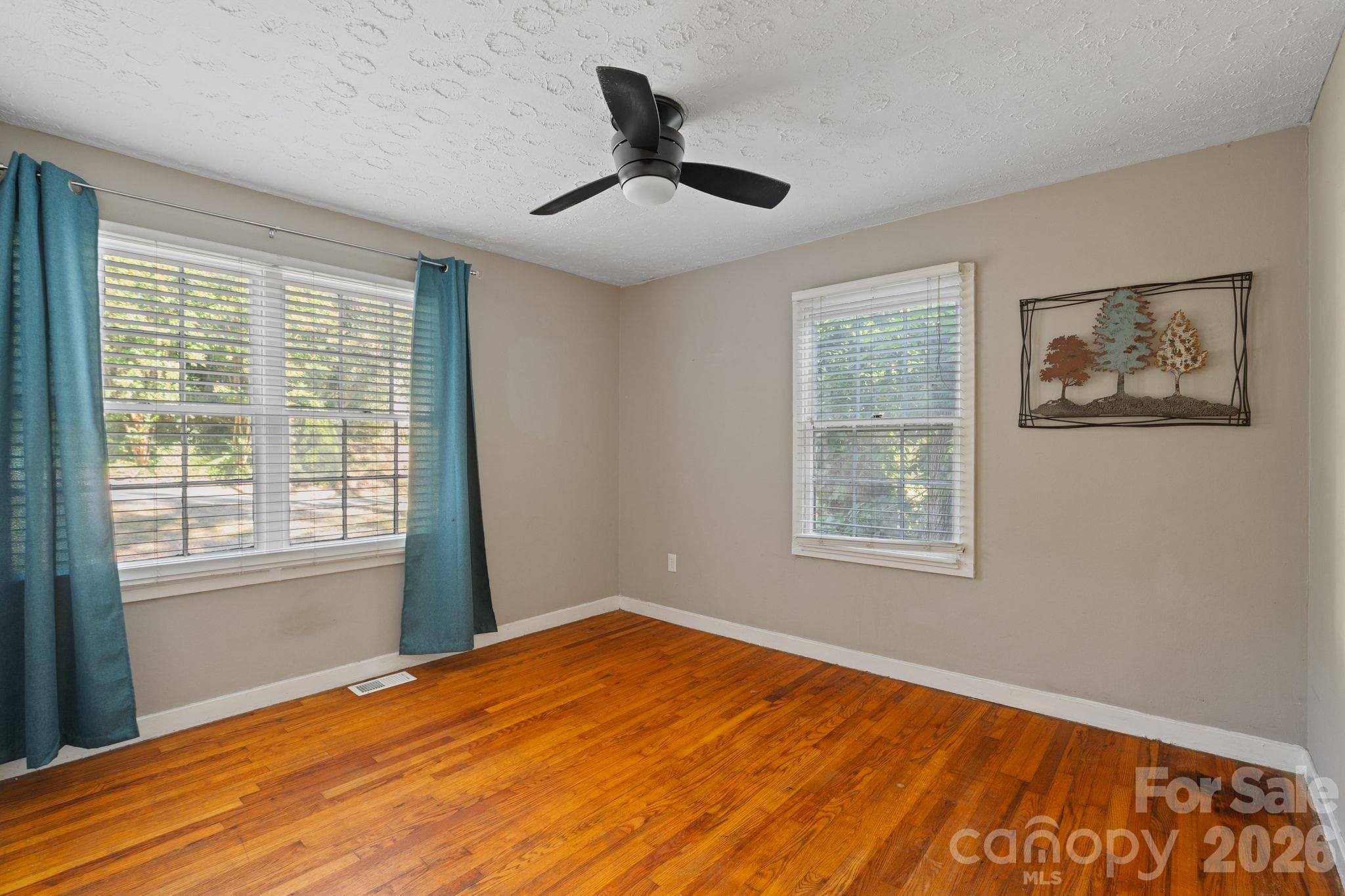 Single Family Residence at 224 Aurora Drive, Asheville, photo 8 of 26