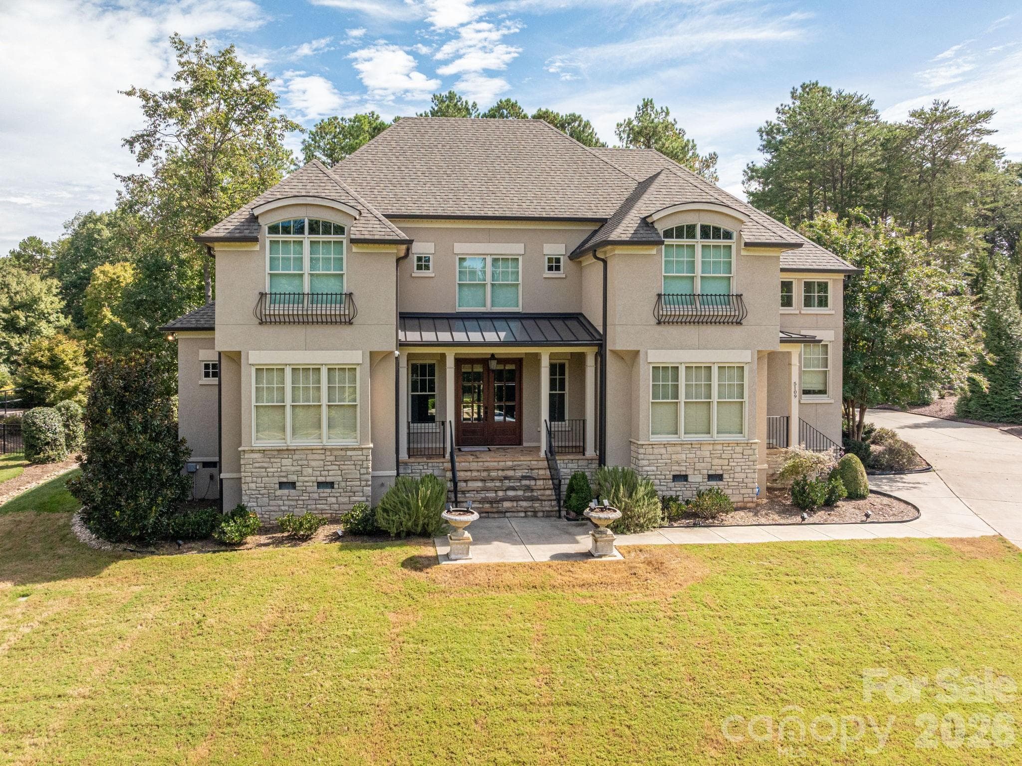 Single Family Residence at 5109 Watermead Lane, Belmont, photo 2 of 43