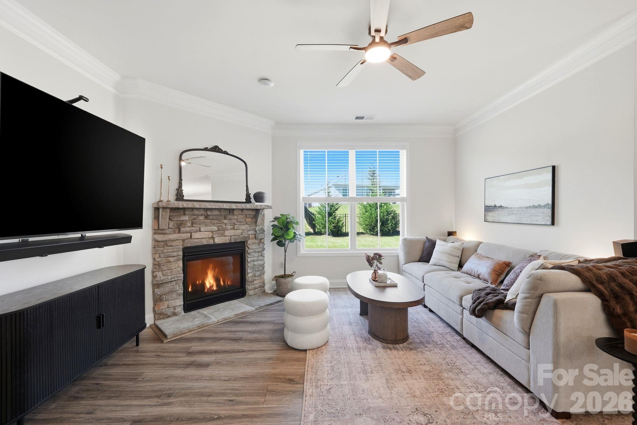 Natural Light Abounds - 4207 Millstream Road, Denver