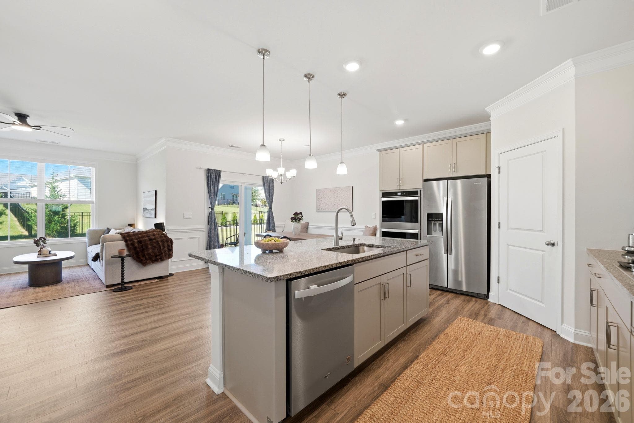 Large Kitchen Island - 4207 Millstream Road, Denver