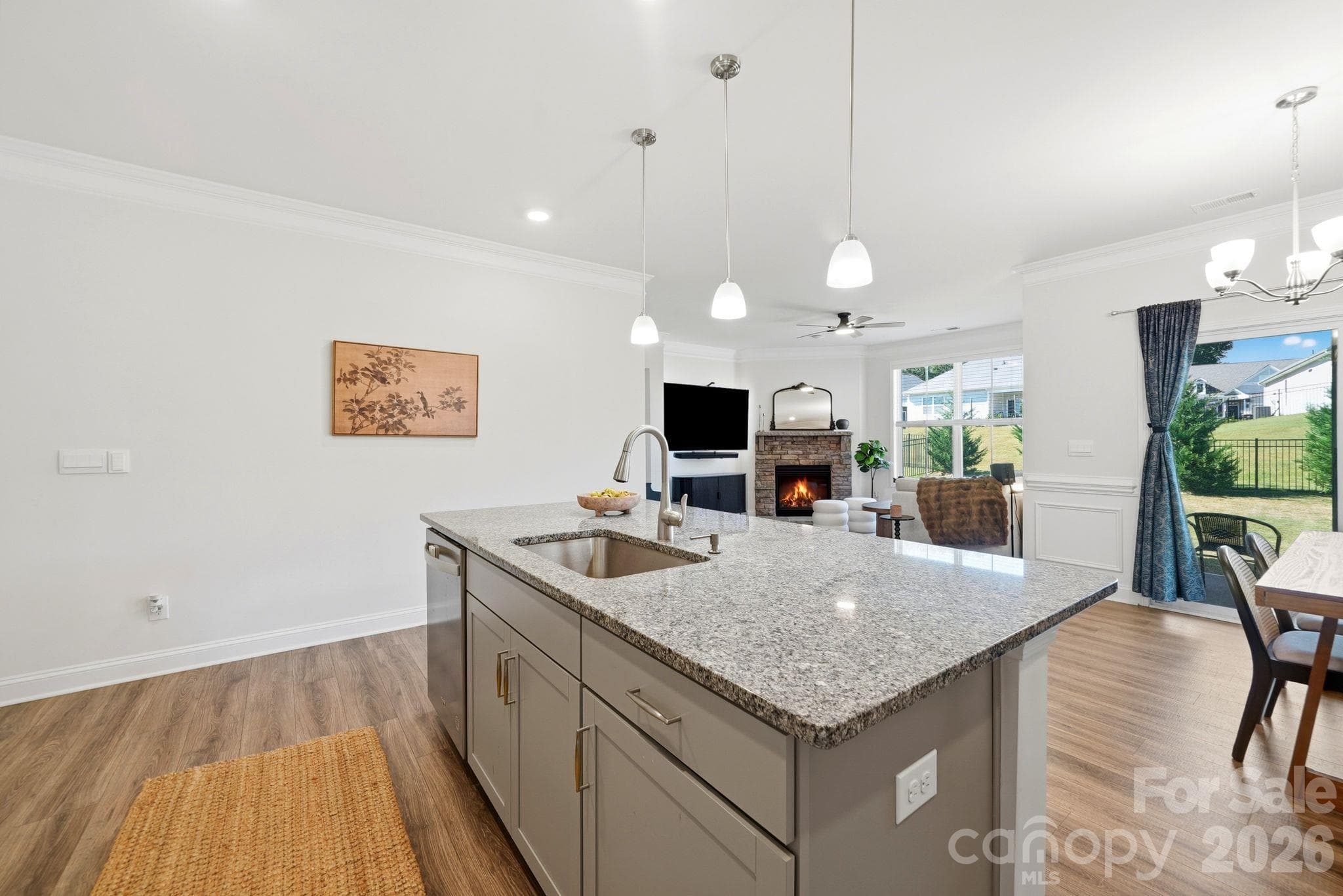Large Kitchen Island - 4207 Millstream Road, Denver