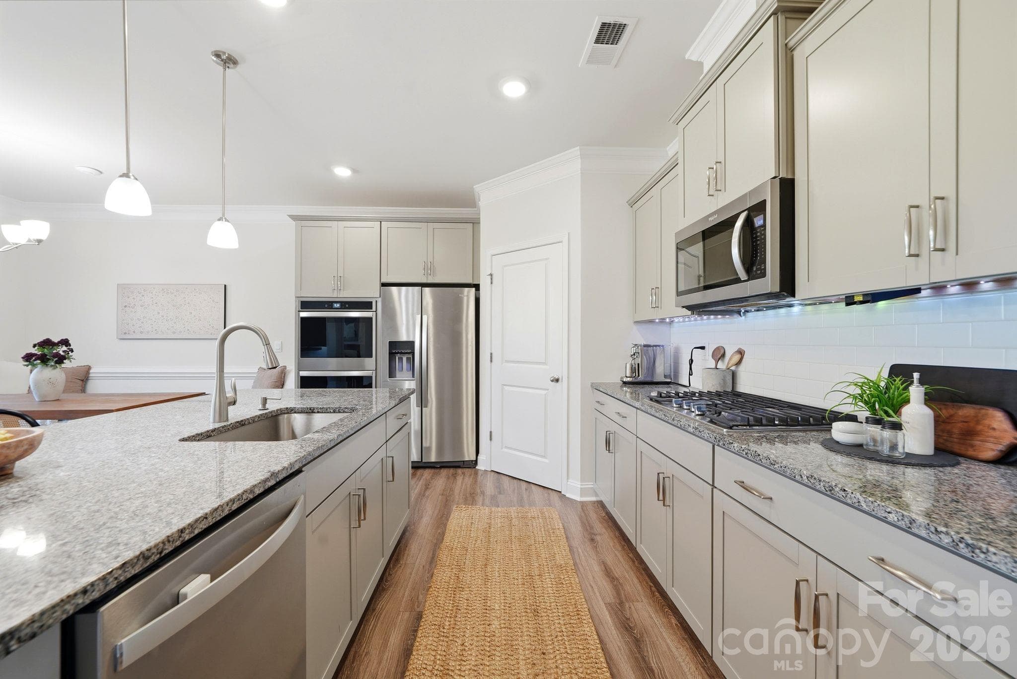 Stainless Steel Appliances - 4207 Millstream Road, Denver
