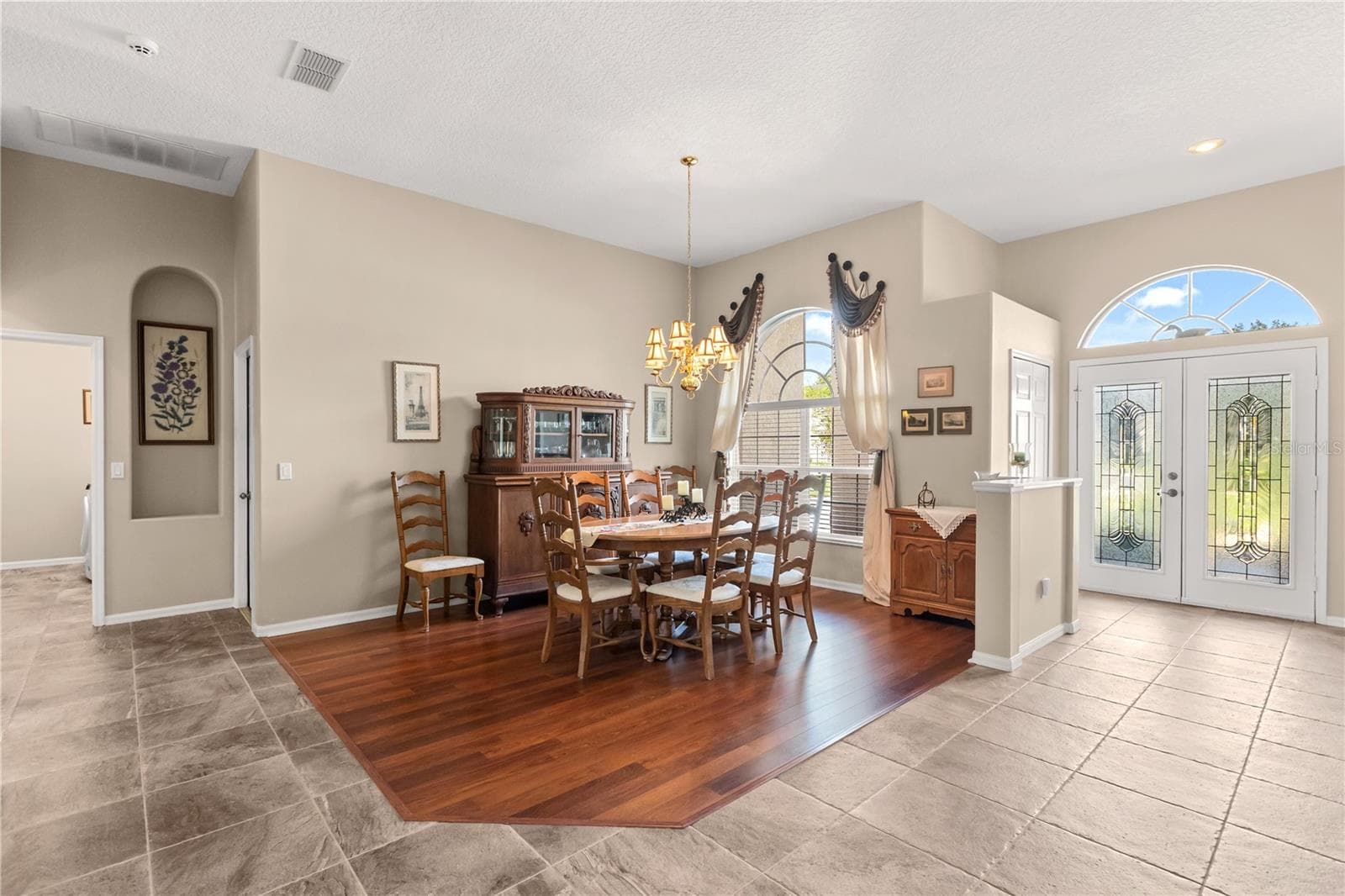So much natural light and space! - 2735 TETON STONE RUN, ORLANDO