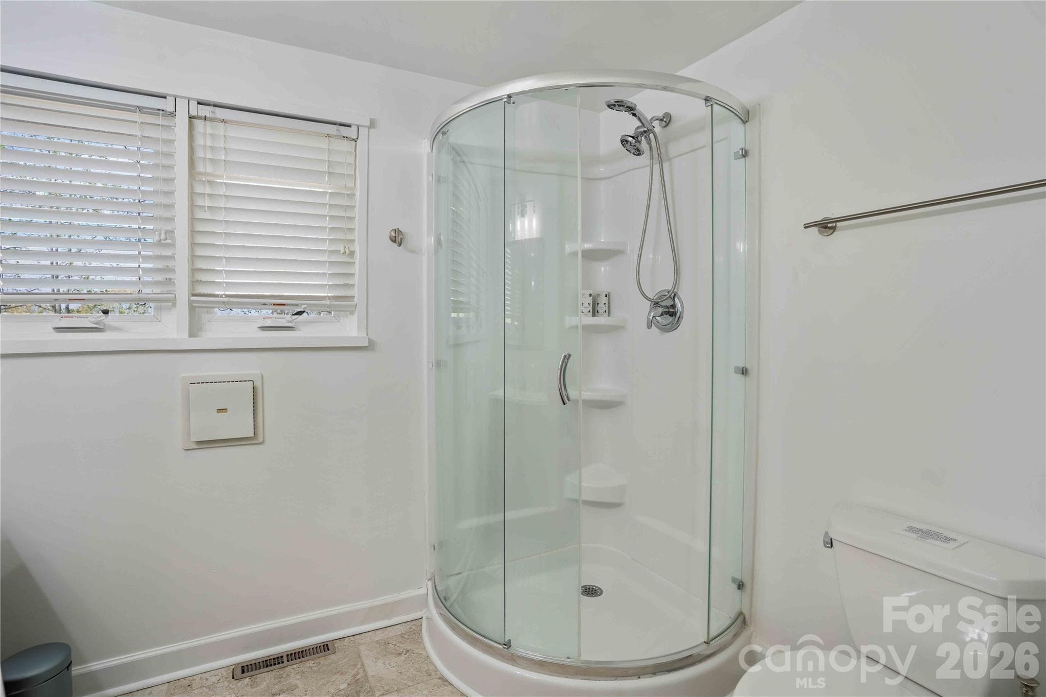 Bath 2 Shower - 39 Tatham Road, Hendersonville