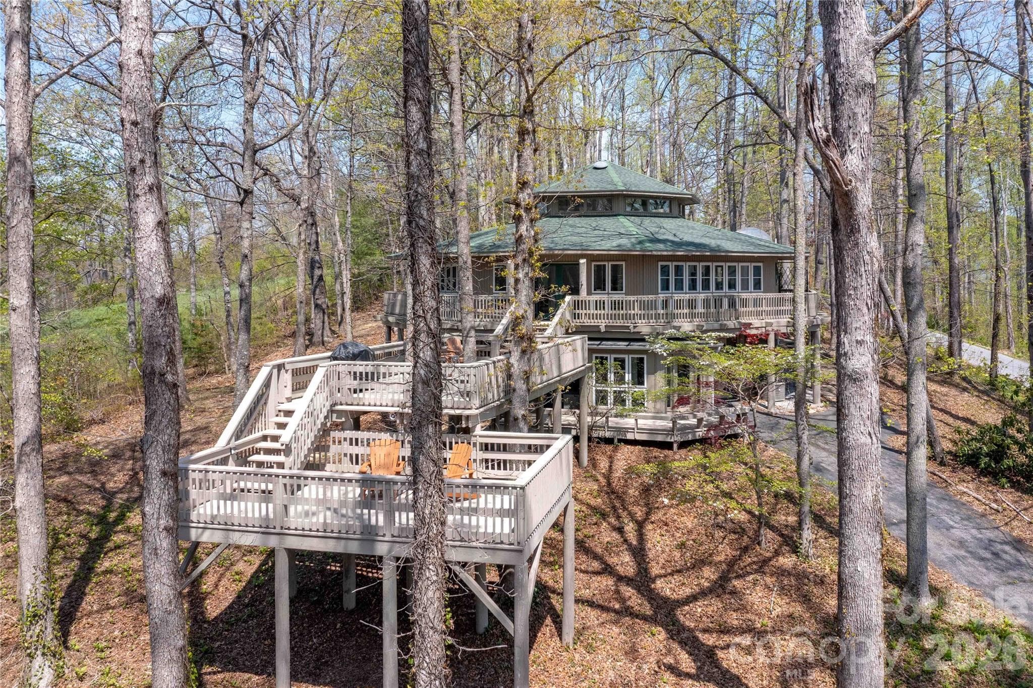 Southern side of home. - 39 Tatham Road, Hendersonville