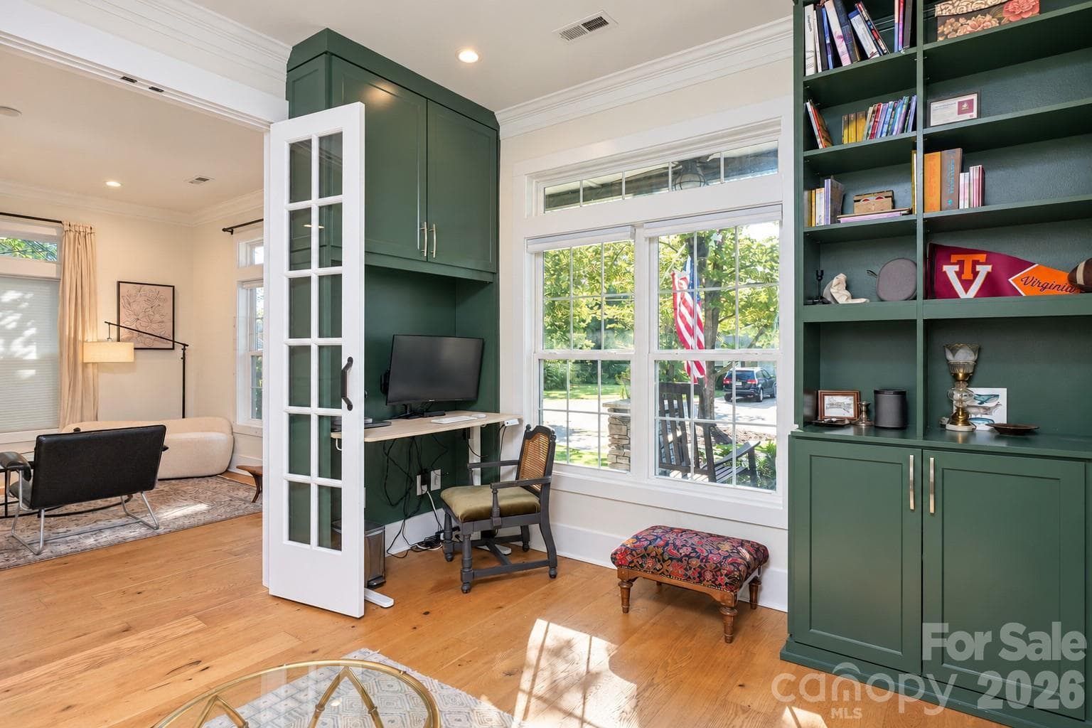 Single Family Residence at 1216 Effingham Road, Charlotte, photo 10 of 42