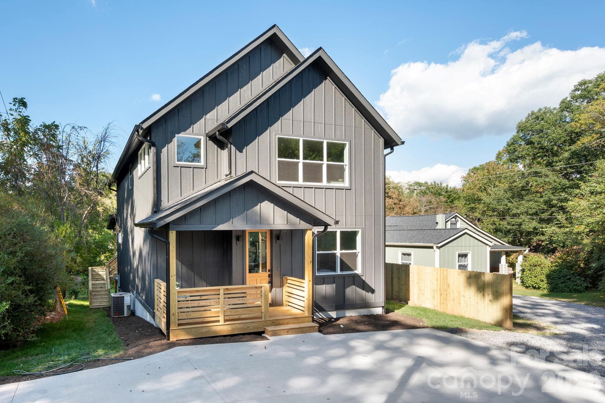 Attractive Arts and Crafts Design - 50 Byrd Road, Black Mountain