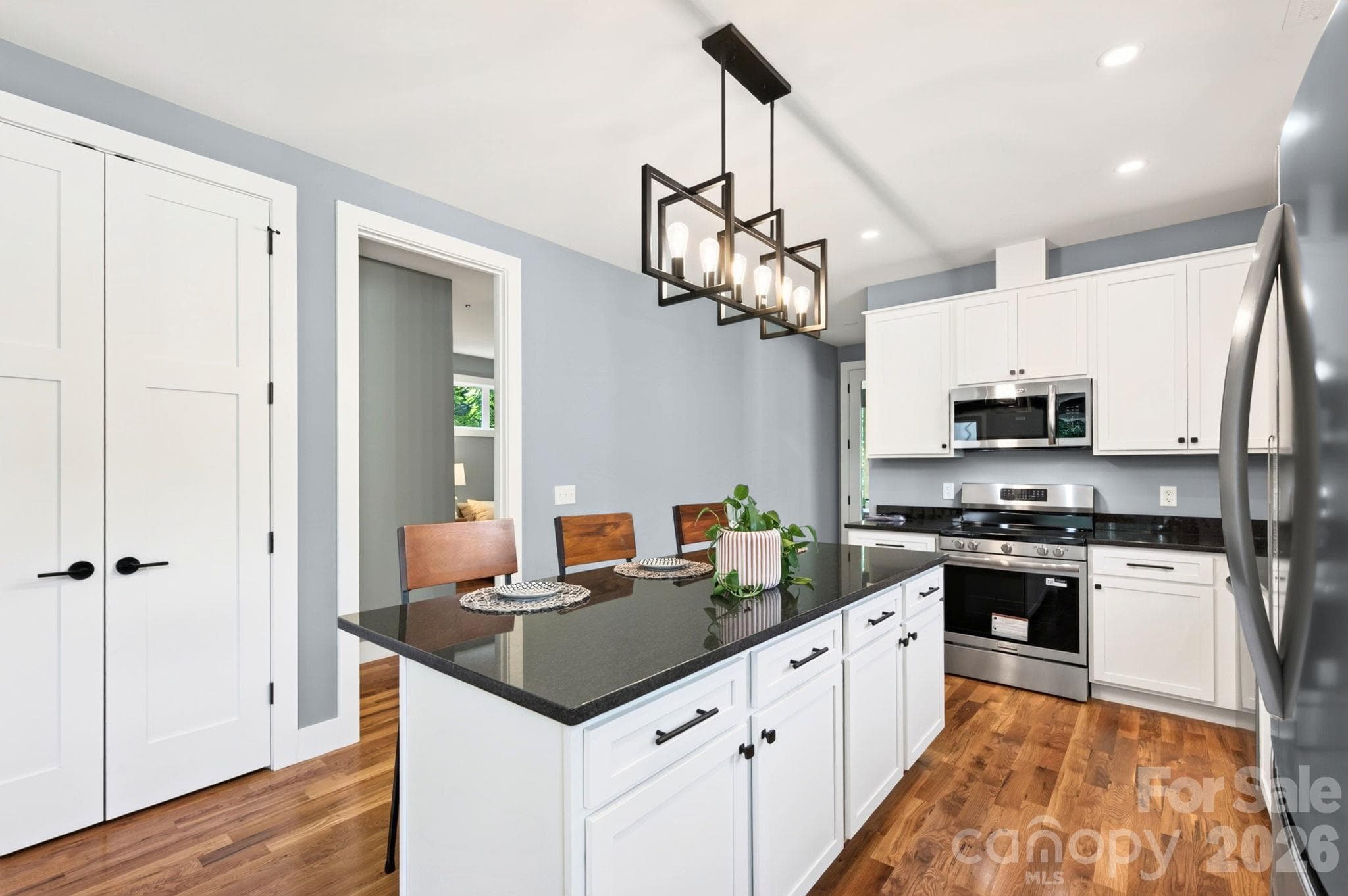Large Island with Breakfast Bar - 50 Byrd Road, Black Mountain