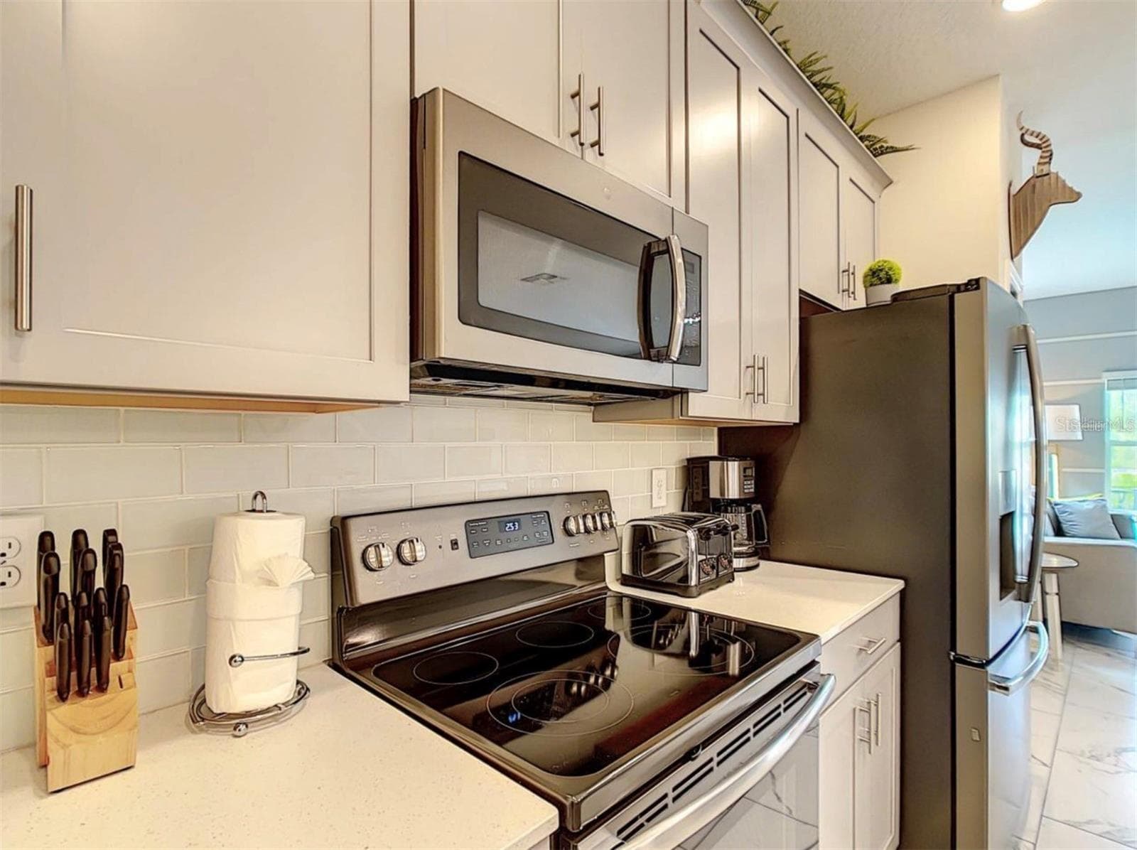 Townhouse at 302 OCEAN COURSE AVE, DAVENPORT, photo 5 of 23